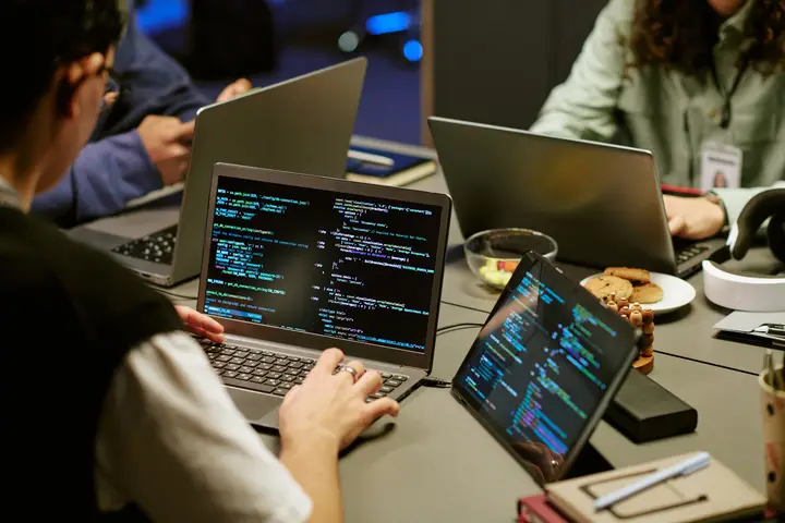 Experience hands-on coding, AI, and ML developing at Seeb Academy